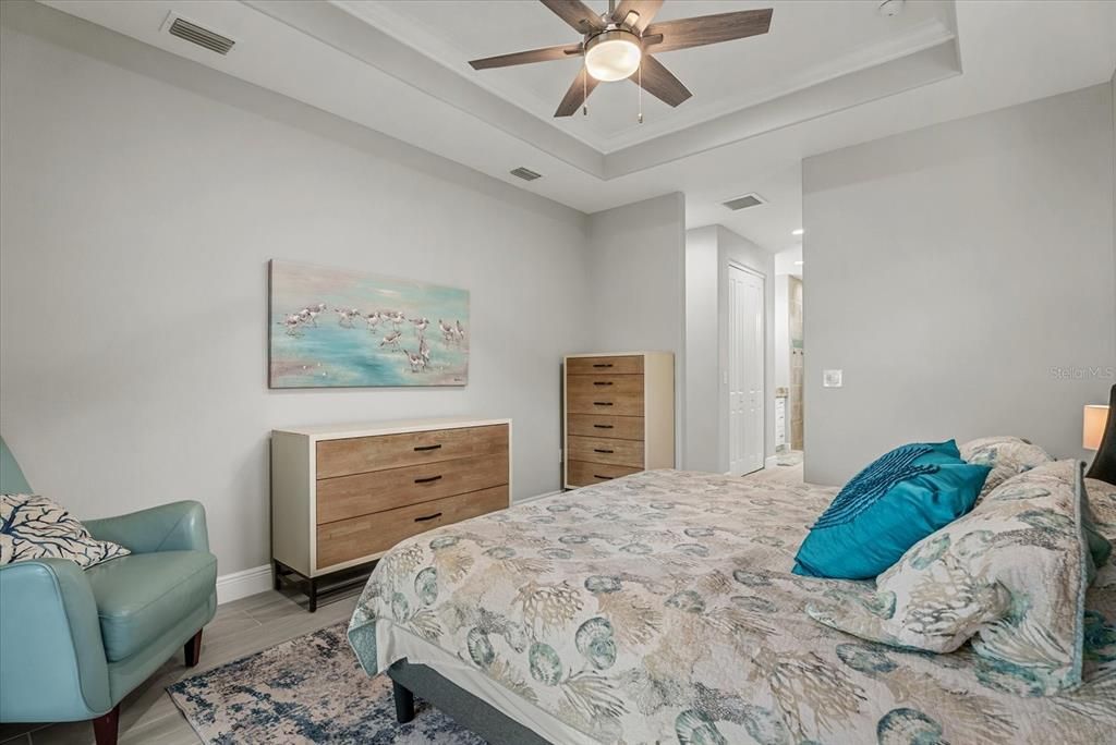 Active With Contract: $524,900 (3 beds, 2 baths, 1660 Square Feet)