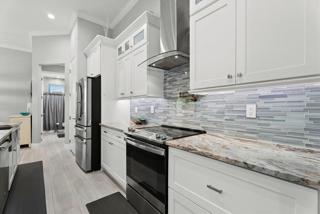 Active With Contract: $524,900 (3 beds, 2 baths, 1660 Square Feet)