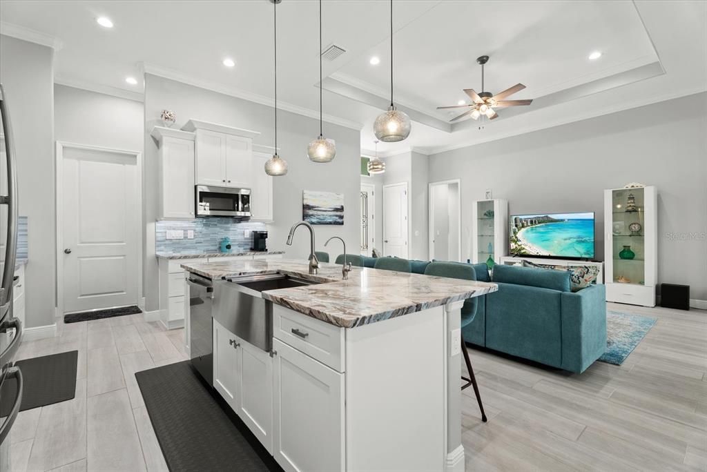 Active With Contract: $524,900 (3 beds, 2 baths, 1660 Square Feet)