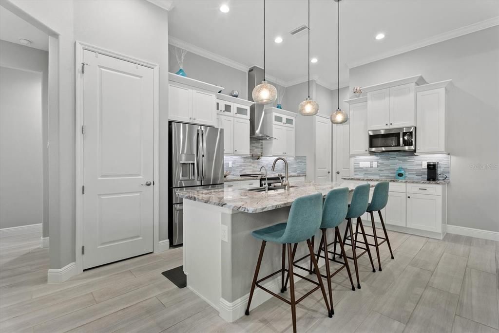 Active With Contract: $524,900 (3 beds, 2 baths, 1660 Square Feet)