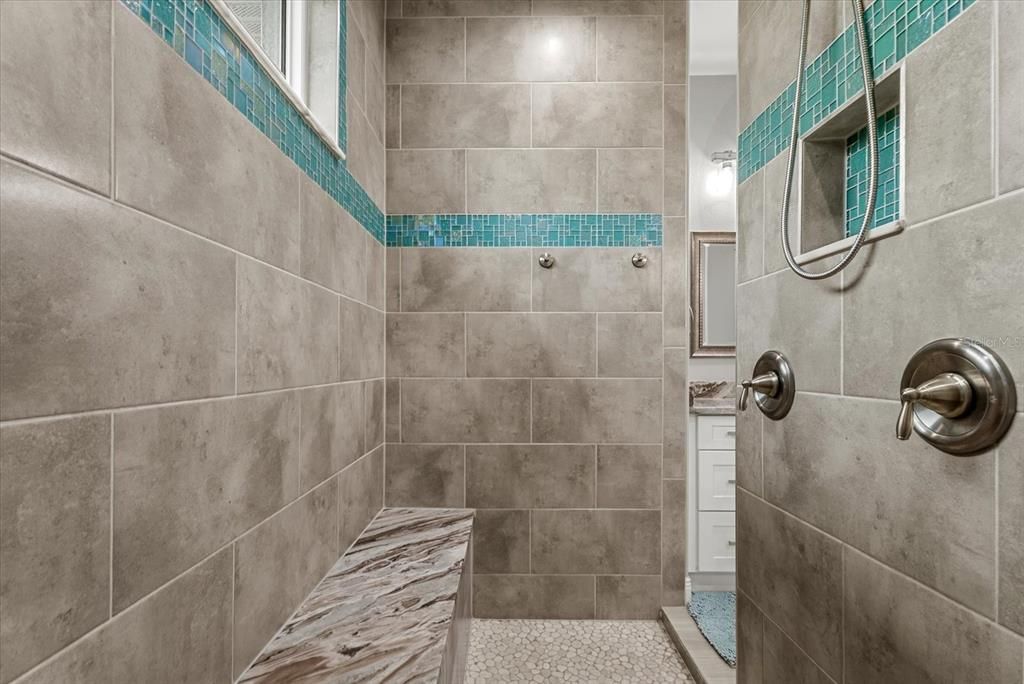 Active With Contract: $524,900 (3 beds, 2 baths, 1660 Square Feet)