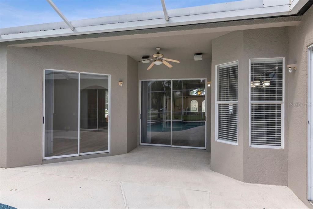 En Venta: $519,000 (4 camas, 3 baños, 2372 Pies cuadrados)