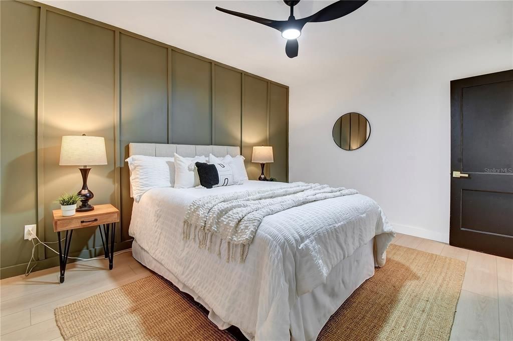 For Sale: $329,900 (2 beds, 1 baths, 1301 Square Feet)