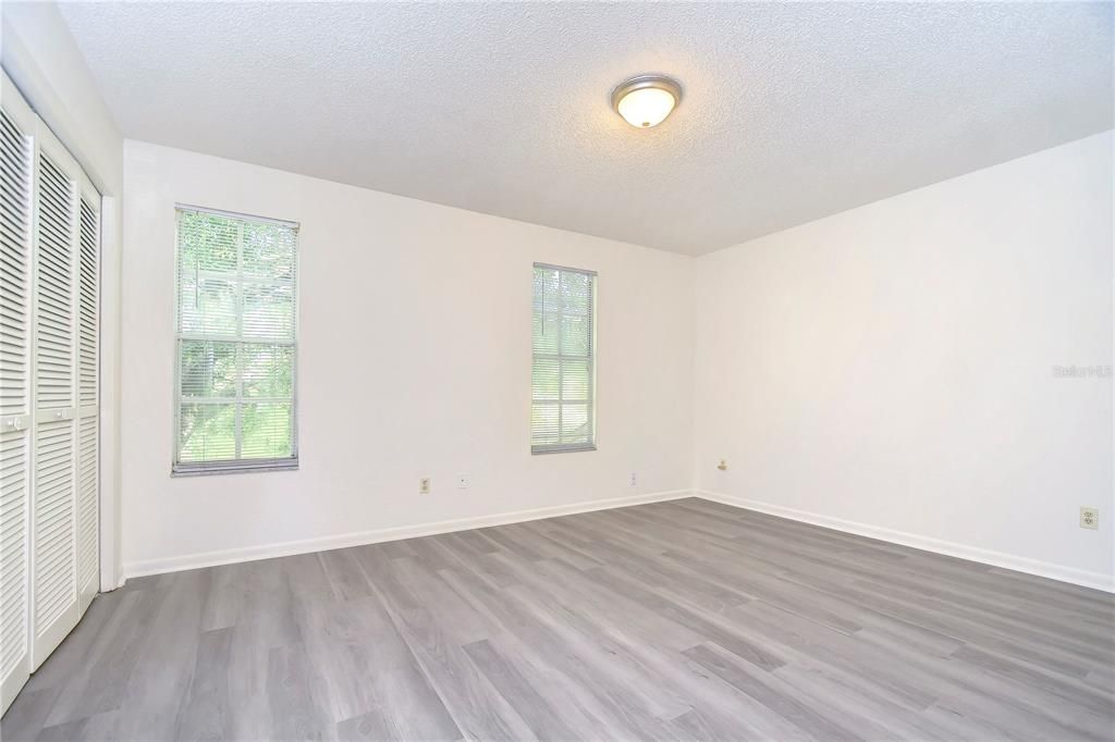 For Sale: $214,500 (2 beds, 2 baths, 1223 Square Feet)
