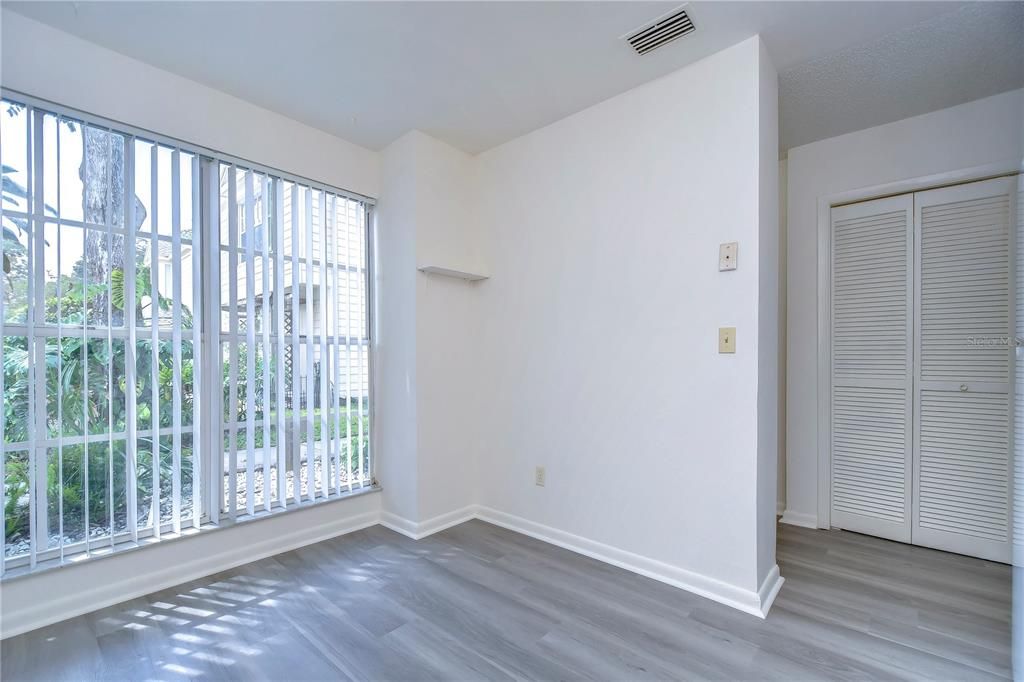 For Sale: $214,500 (2 beds, 2 baths, 1223 Square Feet)