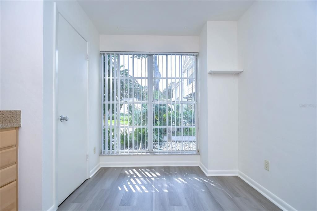 For Sale: $214,500 (2 beds, 2 baths, 1223 Square Feet)