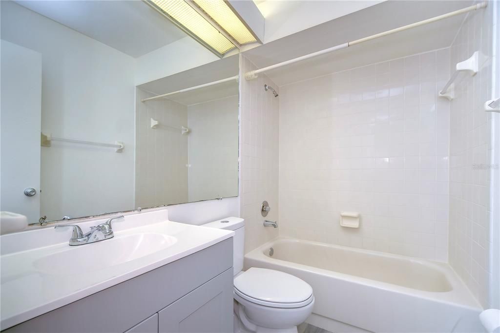 For Sale: $214,500 (2 beds, 2 baths, 1223 Square Feet)