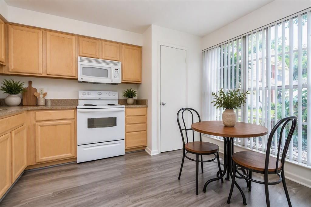 For Sale: $214,500 (2 beds, 2 baths, 1223 Square Feet)