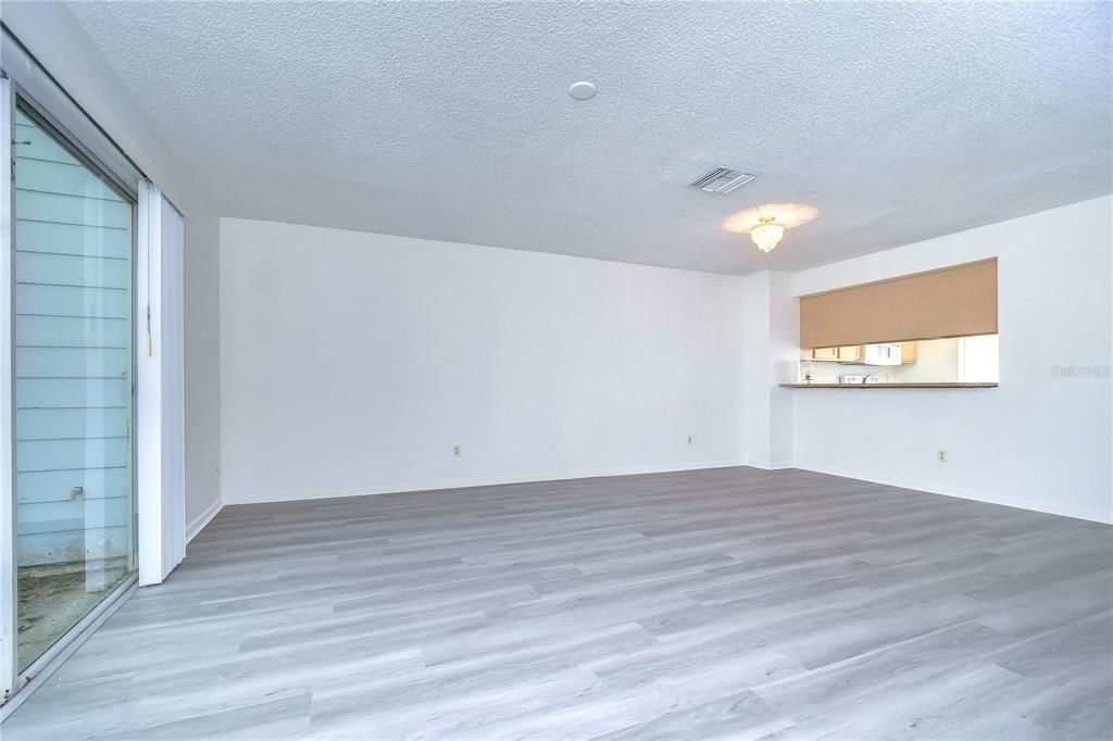 For Sale: $214,500 (2 beds, 2 baths, 1223 Square Feet)