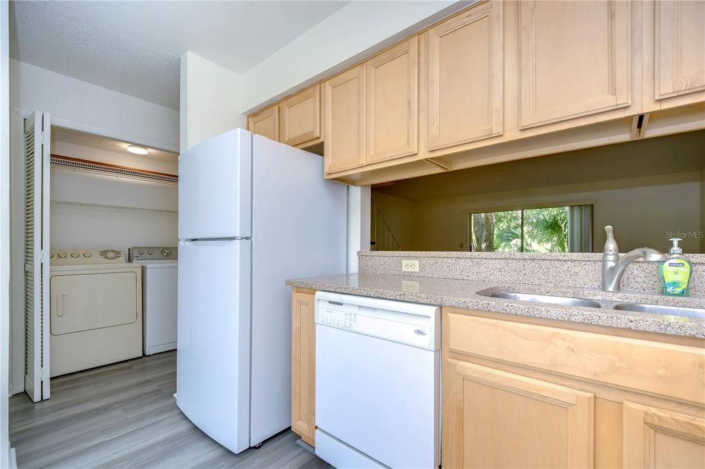 For Sale: $214,500 (2 beds, 2 baths, 1223 Square Feet)