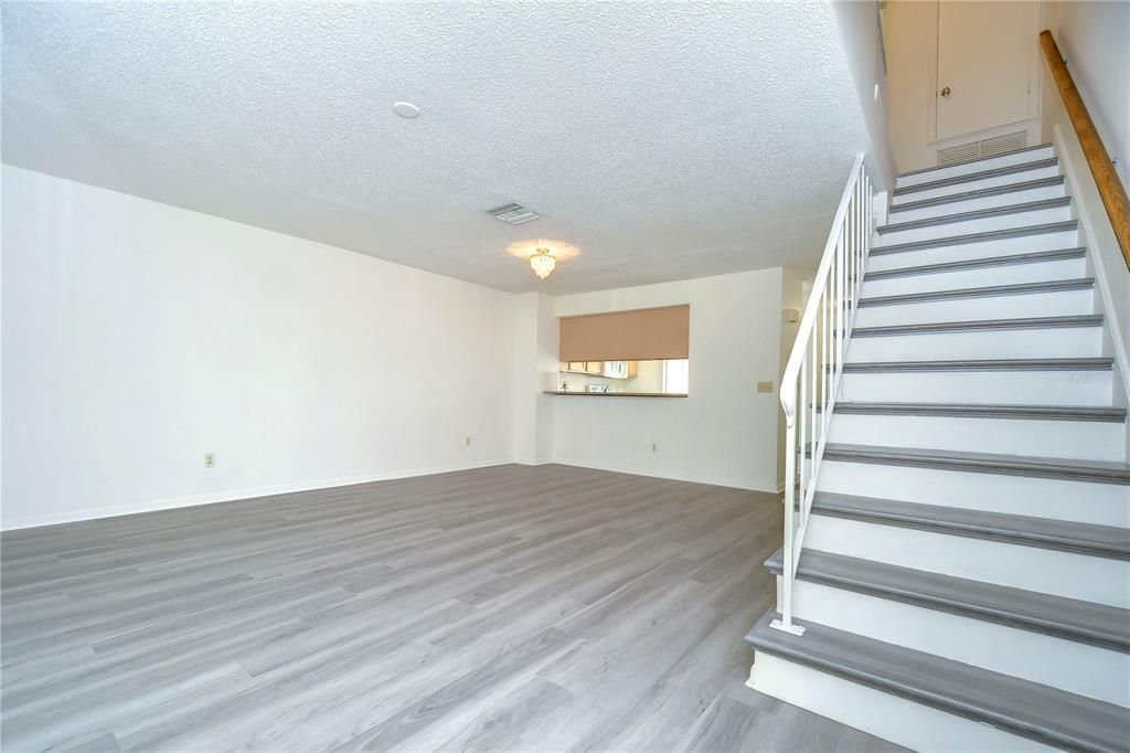 For Sale: $214,500 (2 beds, 2 baths, 1223 Square Feet)