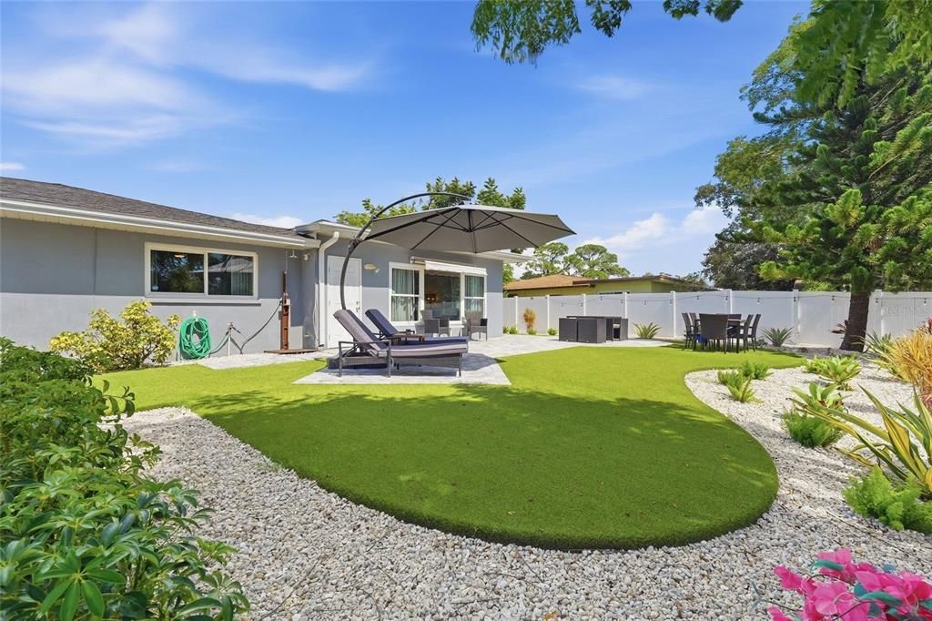 For Sale: $525,000 (3 beds, 2 baths, 2261 Square Feet)