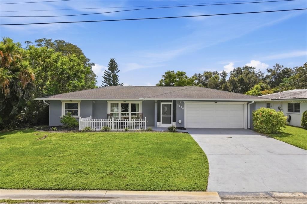For Sale: $525,000 (3 beds, 2 baths, 2261 Square Feet)
