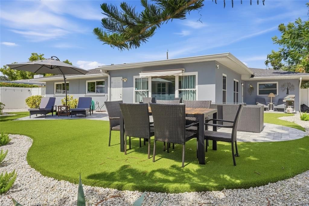 For Sale: $525,000 (3 beds, 2 baths, 2261 Square Feet)