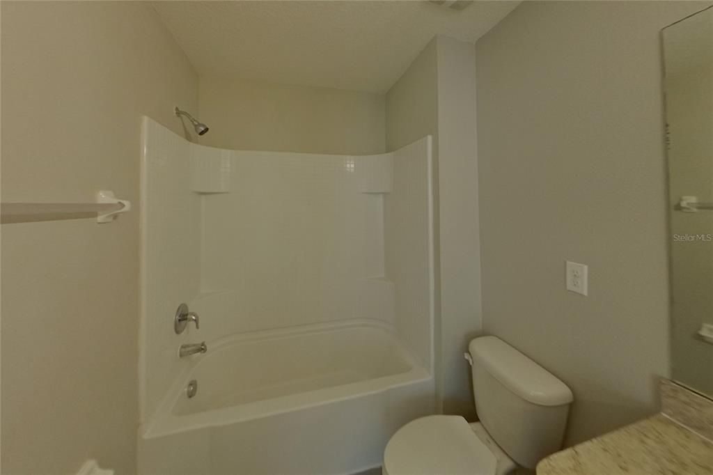 For Rent: $2,049 (3 beds, 2 baths, 1800 Square Feet)