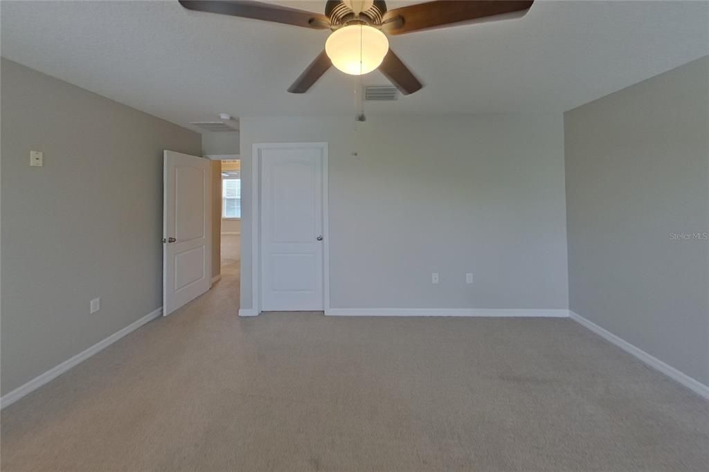 For Rent: $2,049 (3 beds, 2 baths, 1800 Square Feet)