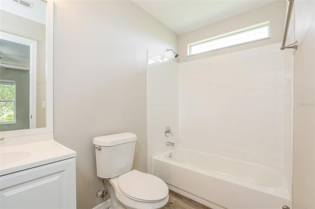For Rent: $1,650 (3 beds, 2 baths, 1377 Square Feet)