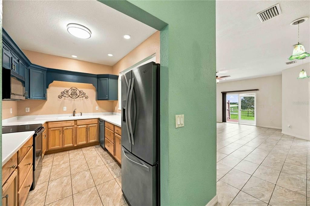 For Sale: $249,900 (3 beds, 2 baths, 1368 Square Feet)