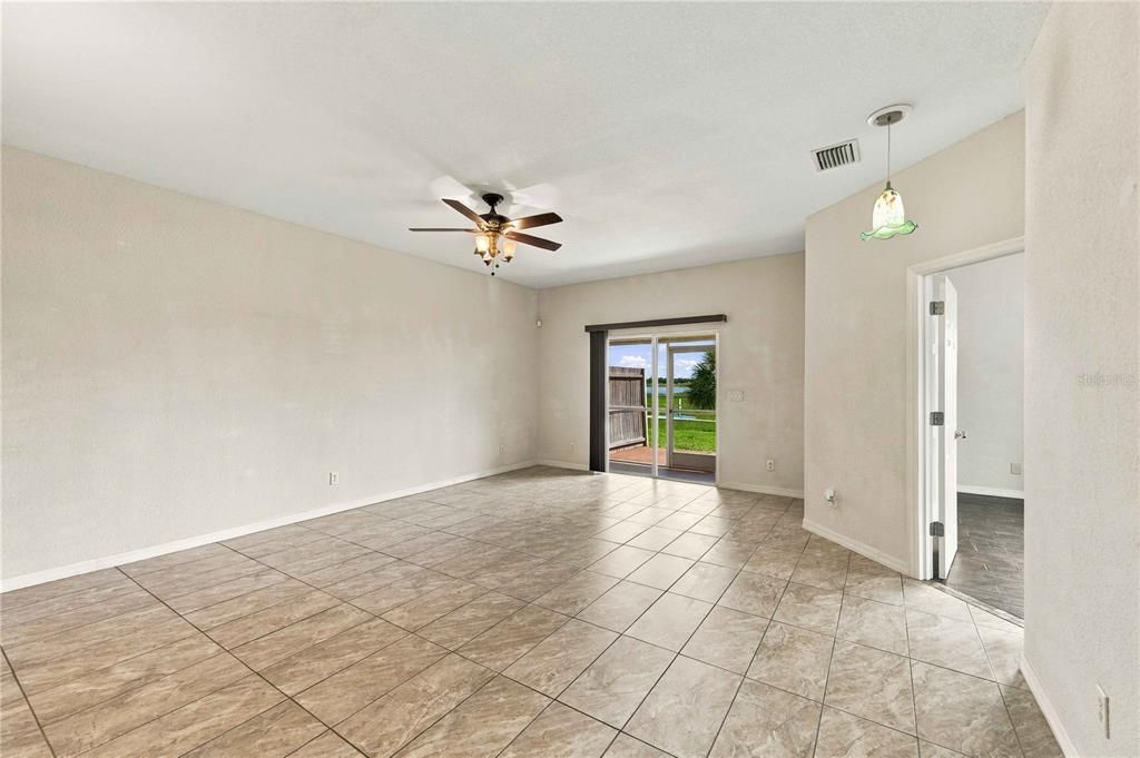 For Sale: $249,900 (3 beds, 2 baths, 1368 Square Feet)