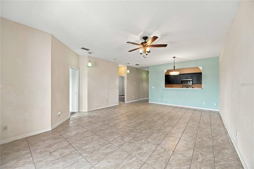 For Sale: $249,900 (3 beds, 2 baths, 1368 Square Feet)