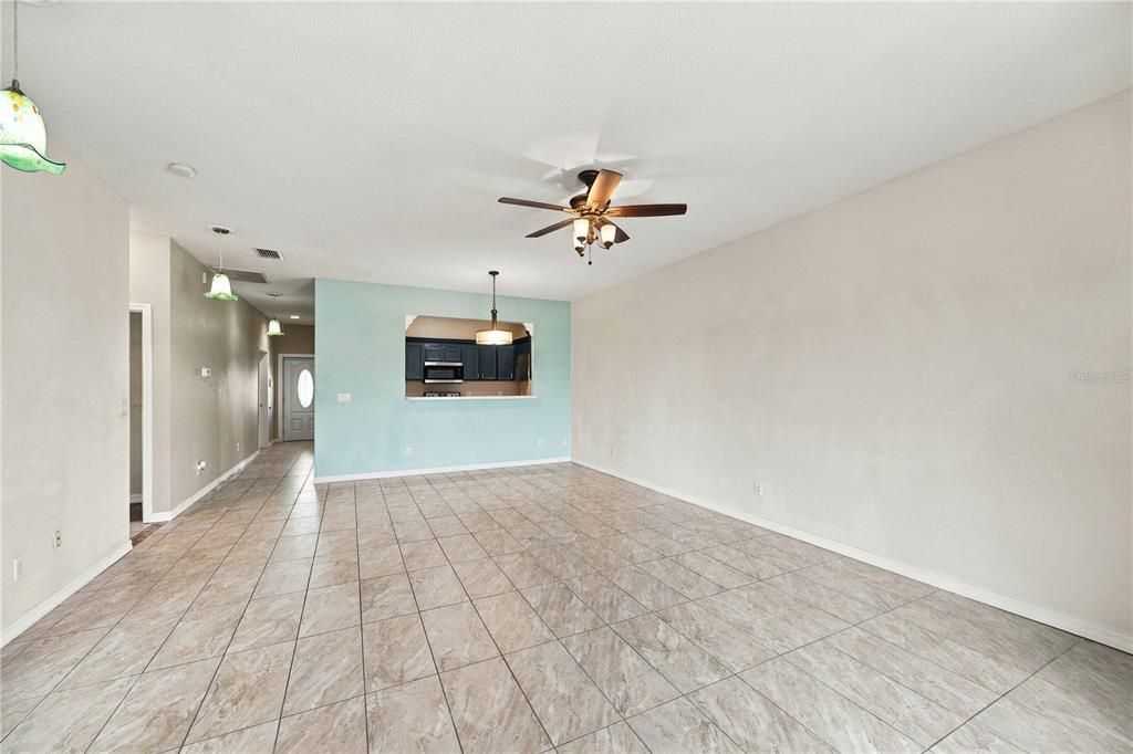 For Sale: $249,900 (3 beds, 2 baths, 1368 Square Feet)