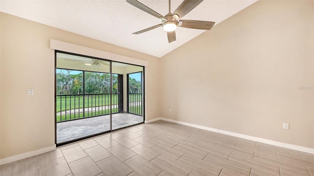 For Sale: $240,000 (2 beds, 2 baths, 983 Square Feet)