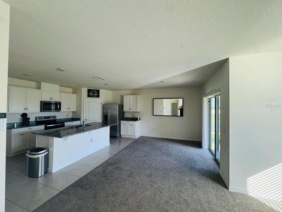 For Rent: $2,500 (4 beds, 2 baths, 1815 Square Feet)