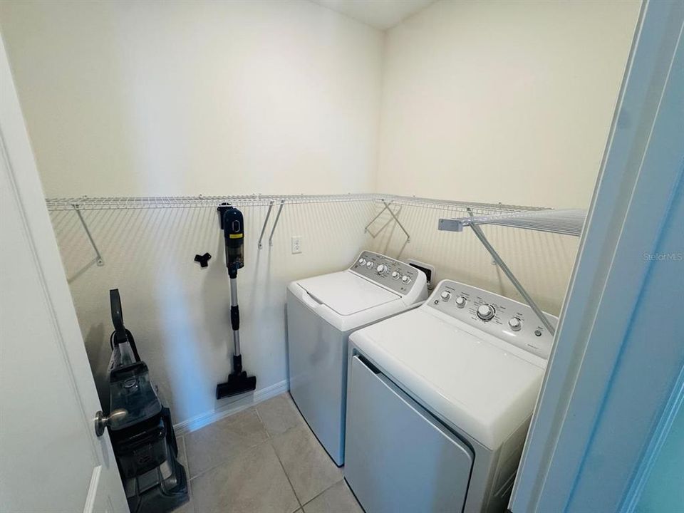 For Rent: $2,500 (4 beds, 2 baths, 1815 Square Feet)