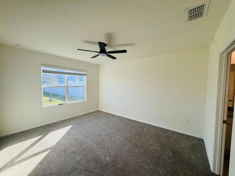 For Rent: $2,500 (4 beds, 2 baths, 1815 Square Feet)