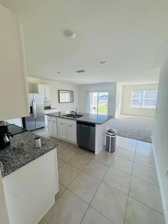 For Rent: $2,500 (4 beds, 2 baths, 1815 Square Feet)