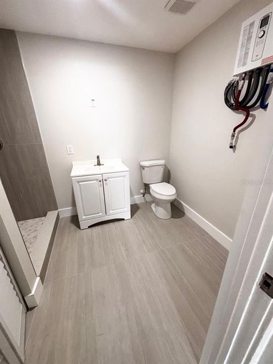 For Rent: $1,200 (1 beds, 1 baths, 330 Square Feet)