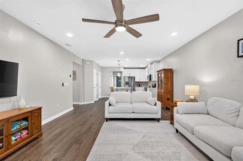 For Sale: $309,000 (3 beds, 2 baths, 1532 Square Feet)
