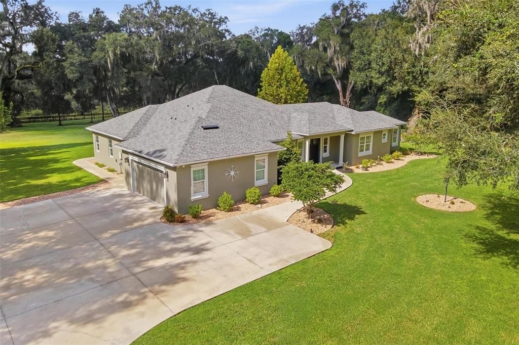 For Sale: $1,100,000 (4 beds, 3 baths, 2776 Square Feet)