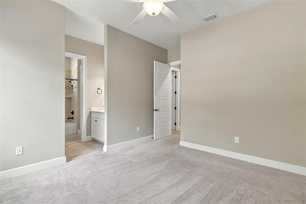 For Sale: $1,100,000 (4 beds, 3 baths, 2776 Square Feet)