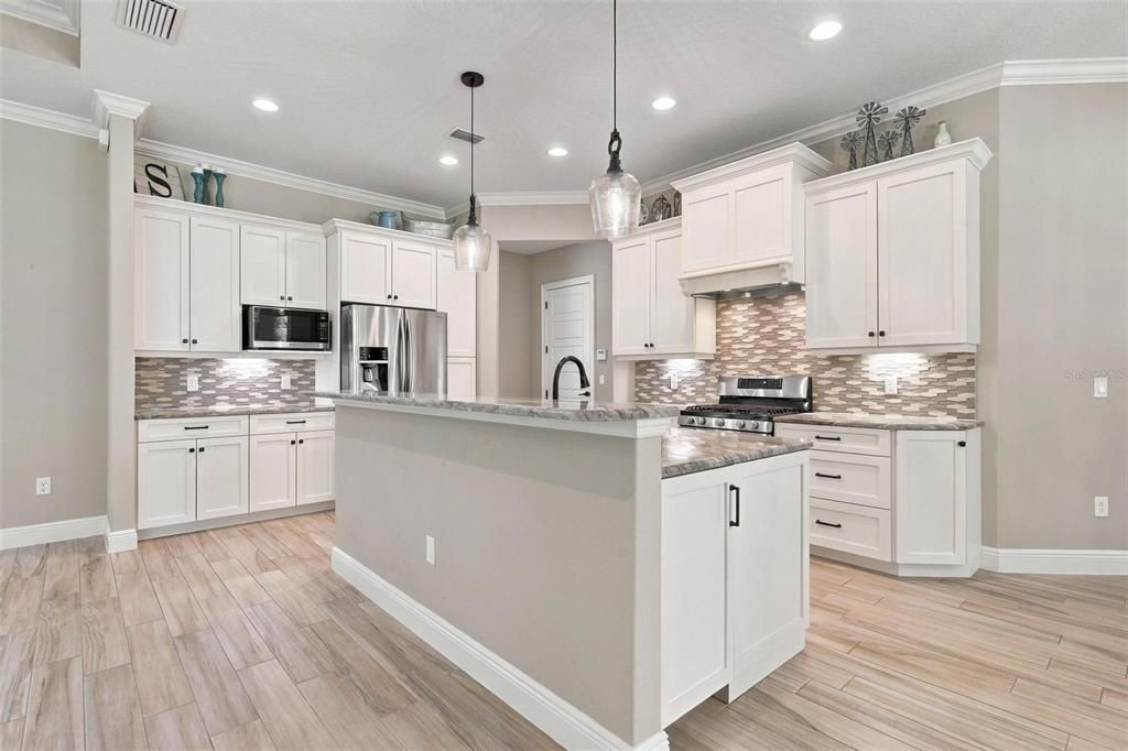 For Sale: $1,100,000 (4 beds, 3 baths, 2776 Square Feet)