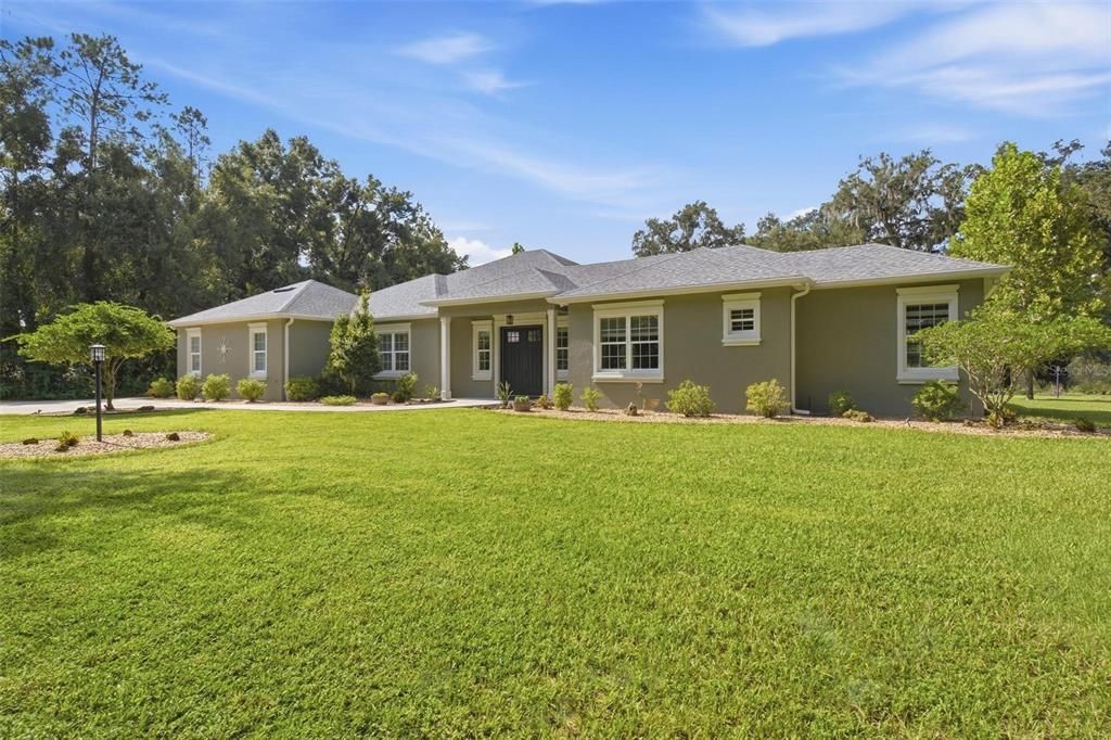 For Sale: $1,100,000 (4 beds, 3 baths, 2776 Square Feet)