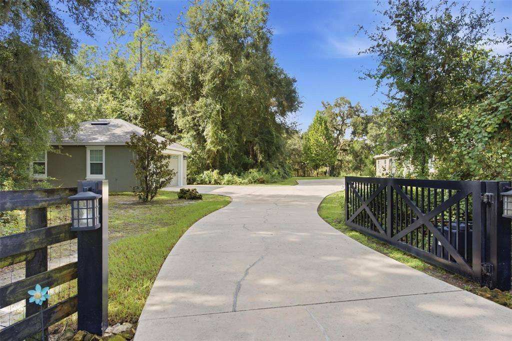 For Sale: $1,100,000 (4 beds, 3 baths, 2776 Square Feet)