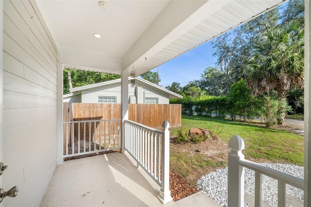 For Sale: $299,900 (3 beds, 2 baths, 1272 Square Feet)