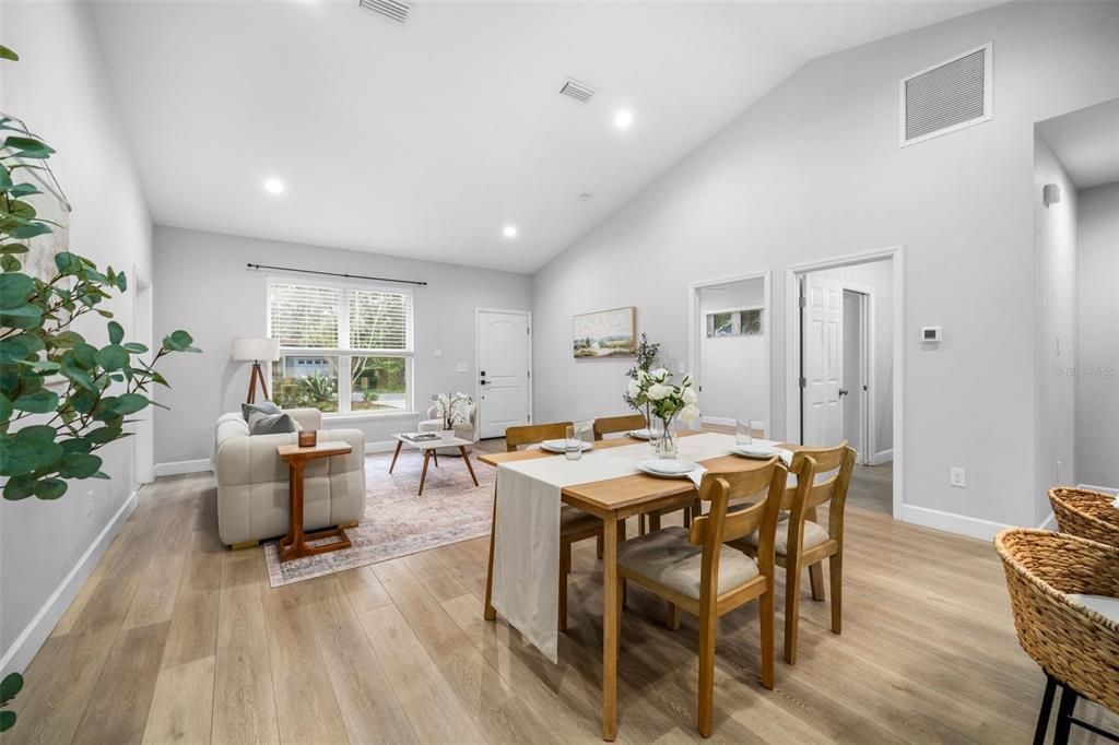 For Sale: $299,900 (3 beds, 2 baths, 1272 Square Feet)