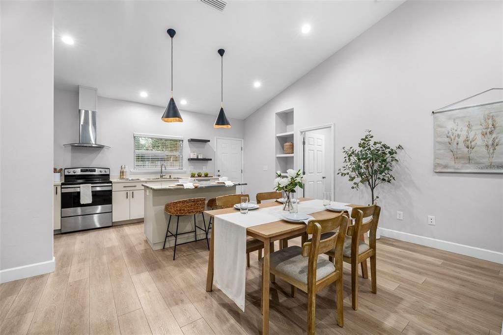 For Sale: $299,900 (3 beds, 2 baths, 1272 Square Feet)