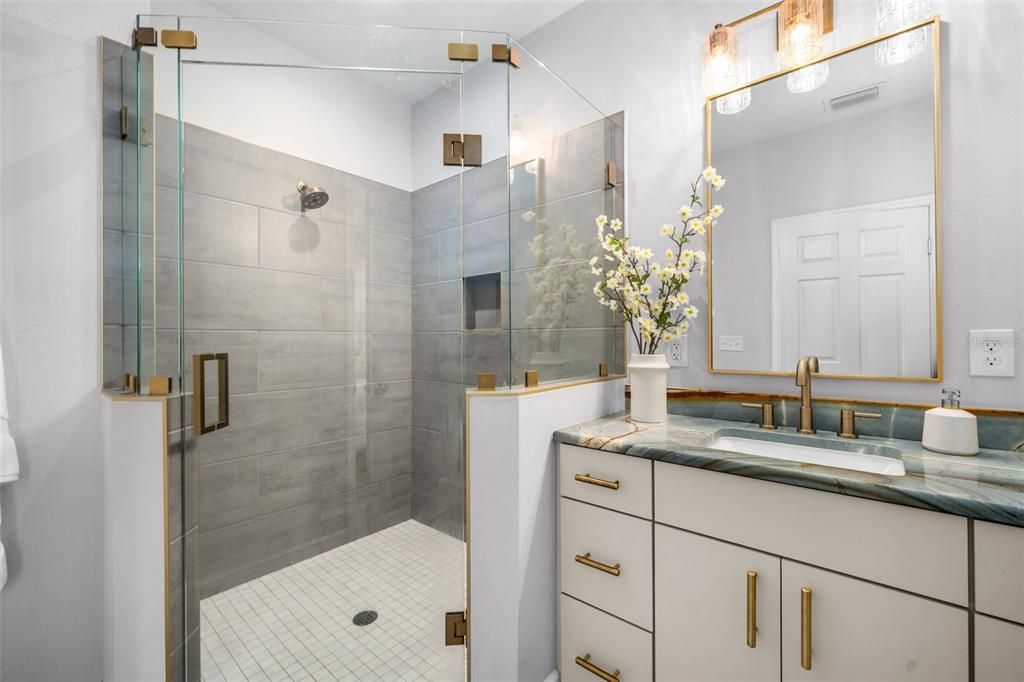For Sale: $299,900 (3 beds, 2 baths, 1272 Square Feet)