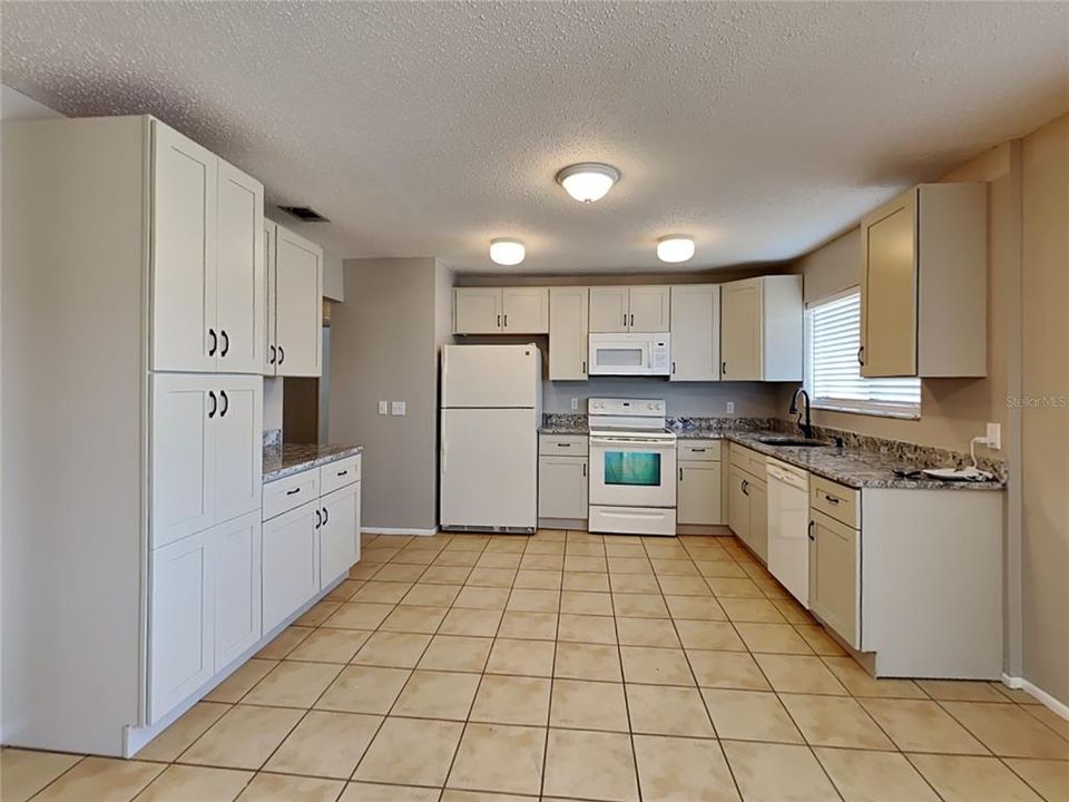 For Rent: $1,739 (3 beds, 2 baths, 1260 Square Feet)