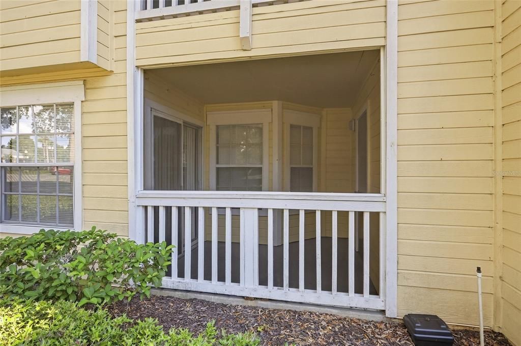 For Sale: $127,400 (2 beds, 2 baths, 829 Square Feet)