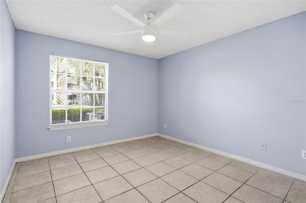 For Sale: $127,400 (2 beds, 2 baths, 829 Square Feet)