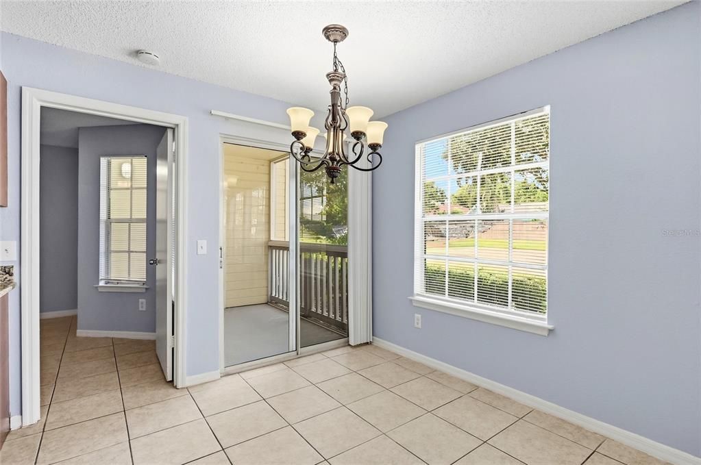 For Sale: $127,400 (2 beds, 2 baths, 829 Square Feet)