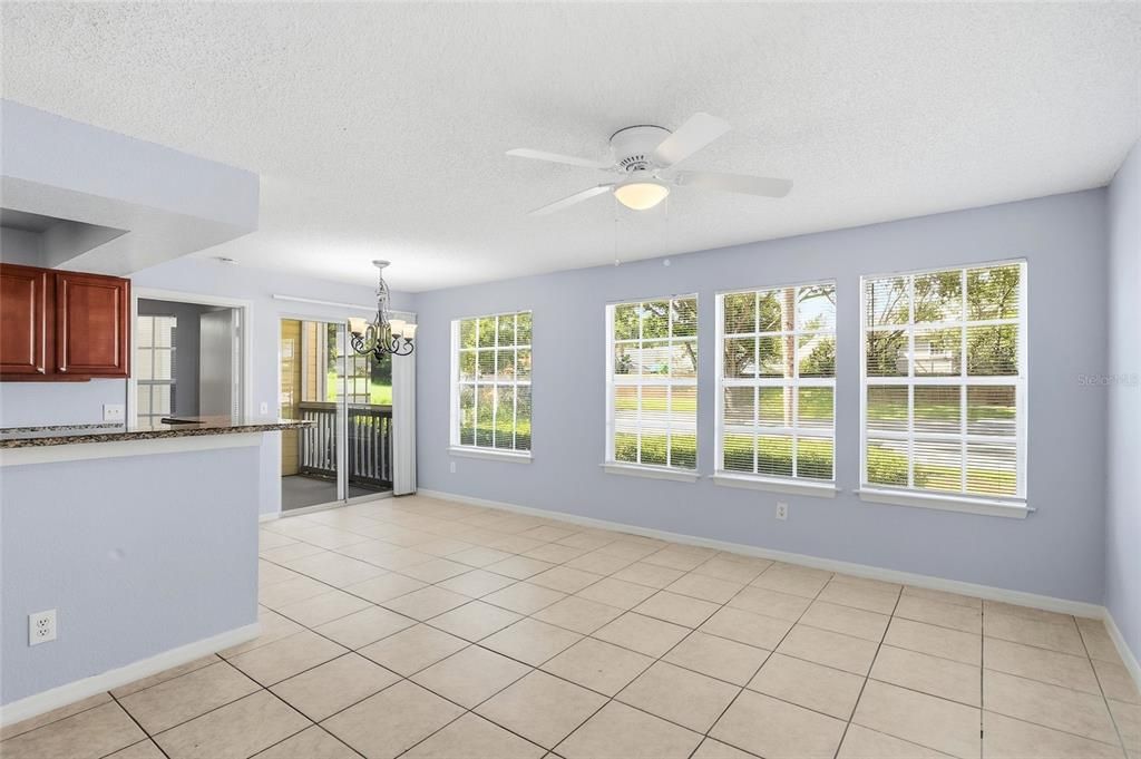 For Sale: $127,400 (2 beds, 2 baths, 829 Square Feet)