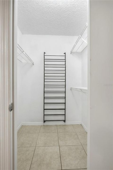 For Sale: $127,400 (2 beds, 2 baths, 829 Square Feet)
