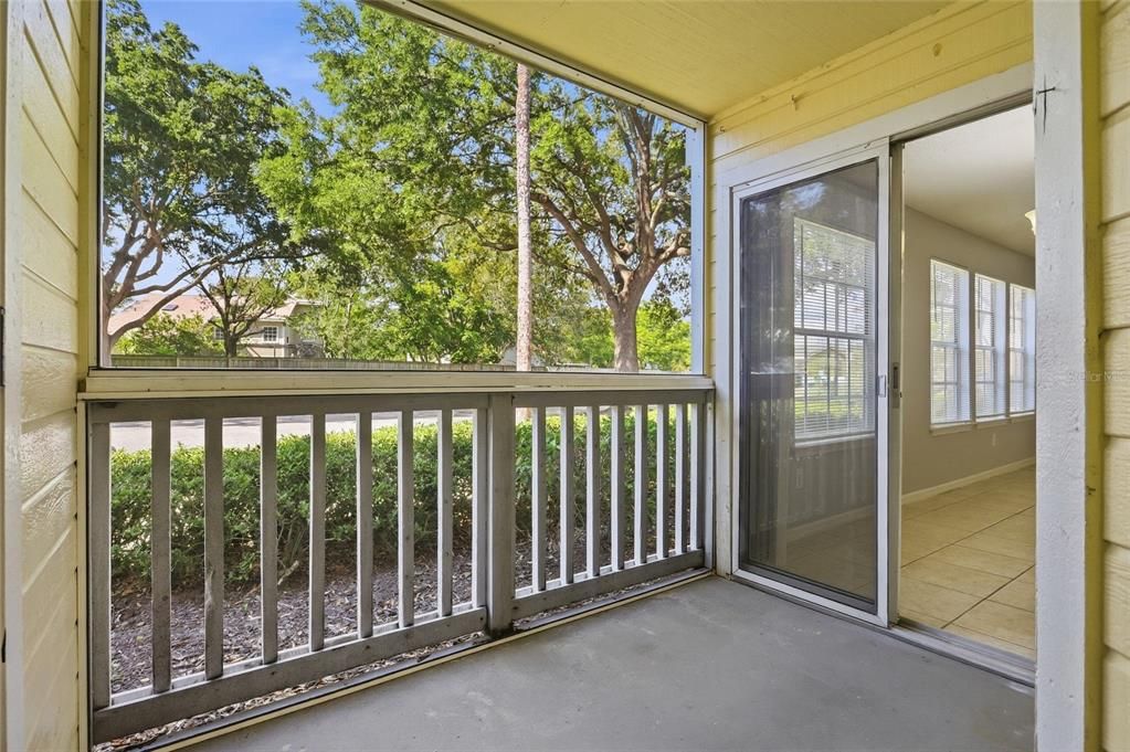 For Sale: $127,400 (2 beds, 2 baths, 829 Square Feet)