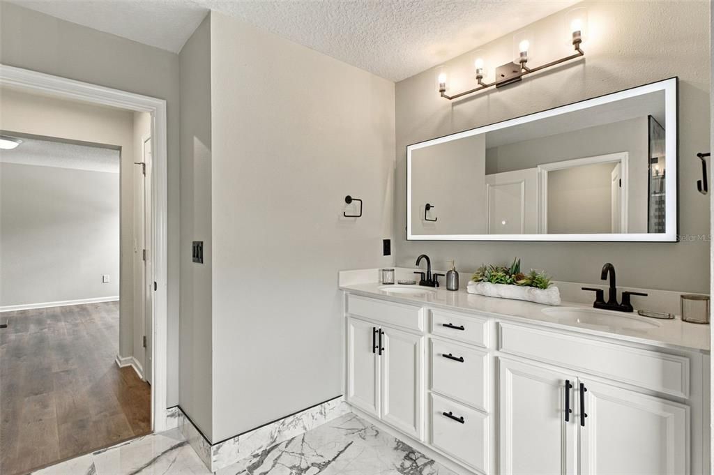 For Sale: $369,900 (4 beds, 2 baths, 2177 Square Feet)