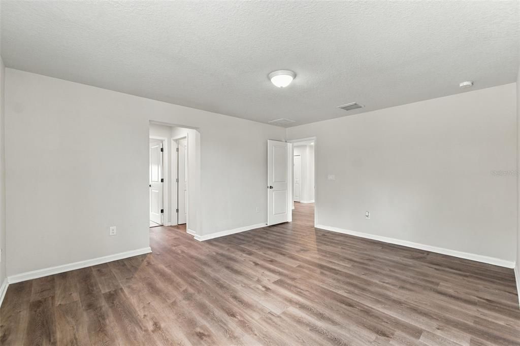 For Sale: $369,900 (4 beds, 2 baths, 2177 Square Feet)